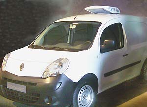El montaje de un acondicionador de aire Hy-Gloo G3 versión split sobre un vehículo Renault Kangoo equipado con una caja isoterma 