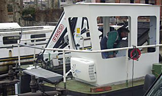 Montaje acondicionador de aire Hy-Gloo para una cabina de barco